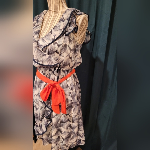 H&M Ruffle Dress - Picture 3 of 8